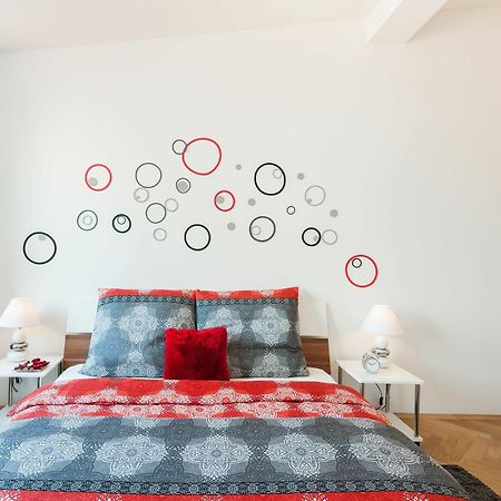 Soukenicka Apartments Praha Bagian luar foto